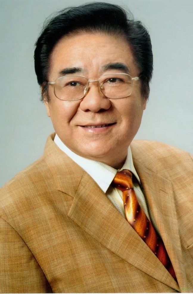 著名声乐教育家，原中国音乐学院院长金铁霖同志，因病医治无效，于2022年11月15日11时23分在北京逝世，享年83岁