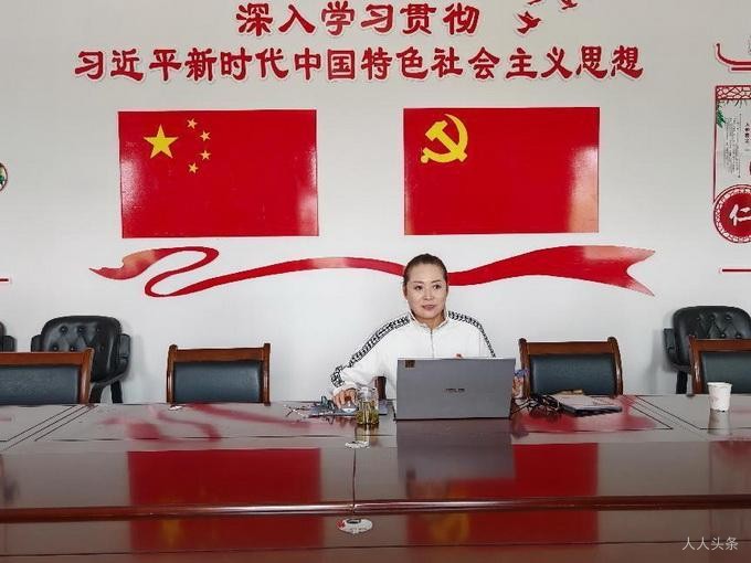 郑书记走进敦煌讲党史