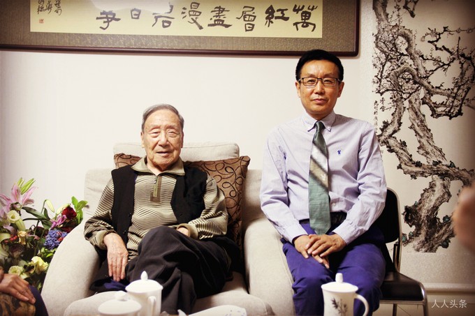  中国乡土诗人致敬百岁诗人贺敬之：跟着你的诗行回延安——致敬百岁诗人贺敬之 作者：张浩  朗诵：经蓓