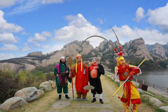  中国诗歌春晚“五虎将”采风嵖岈山