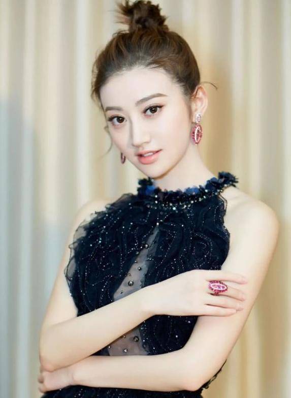 绝世宠儿景甜，女神味真是太浓了
