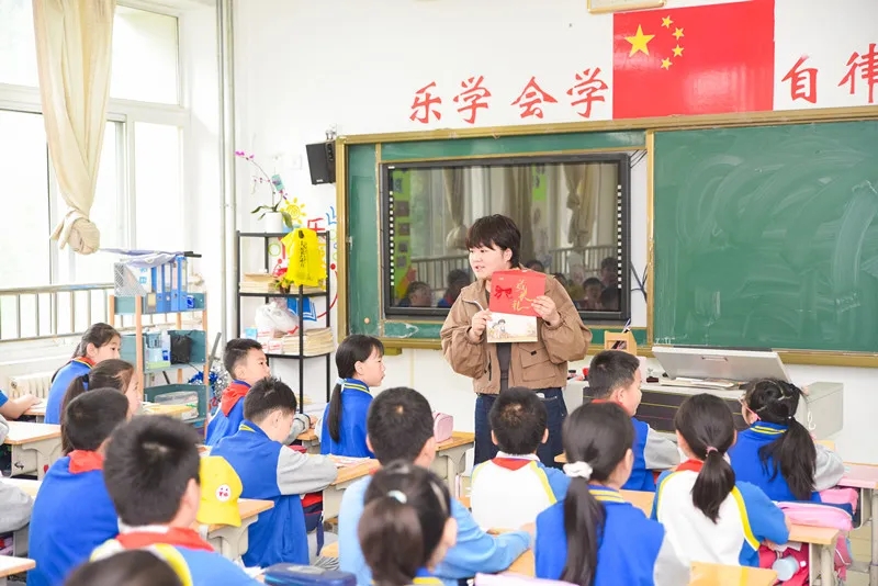 礼赞“十”光 红领巾寻非遗——济南泉景中学小学部四年级研学活动