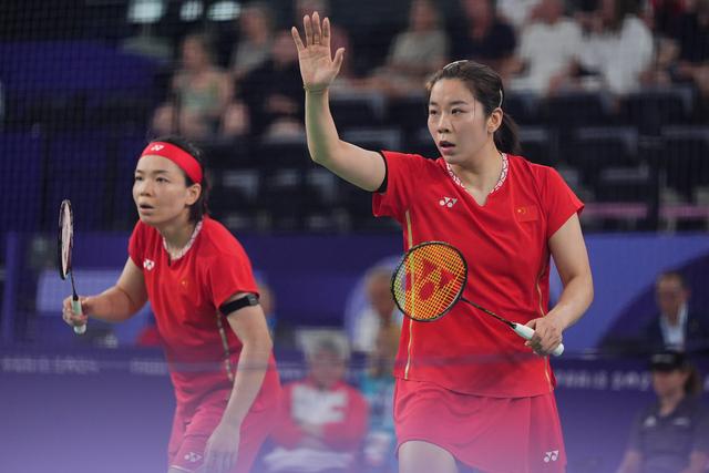羽毛球女双：陈清晨/贾一凡2-1淘汰马来西亚组合 再进奥运会决赛