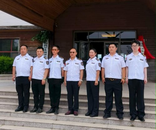 康海秀主席代表集团董事局领导，莅临烟台代表处慰问并指导工作开展
