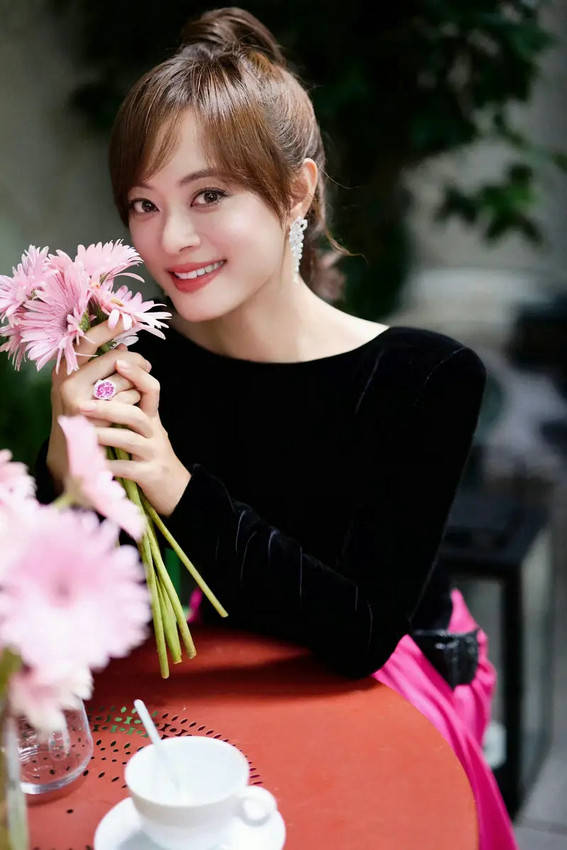 扎单马尾的元气和高级感