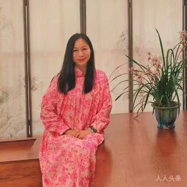 远红2025年诗歌台历，祝新年快乐！