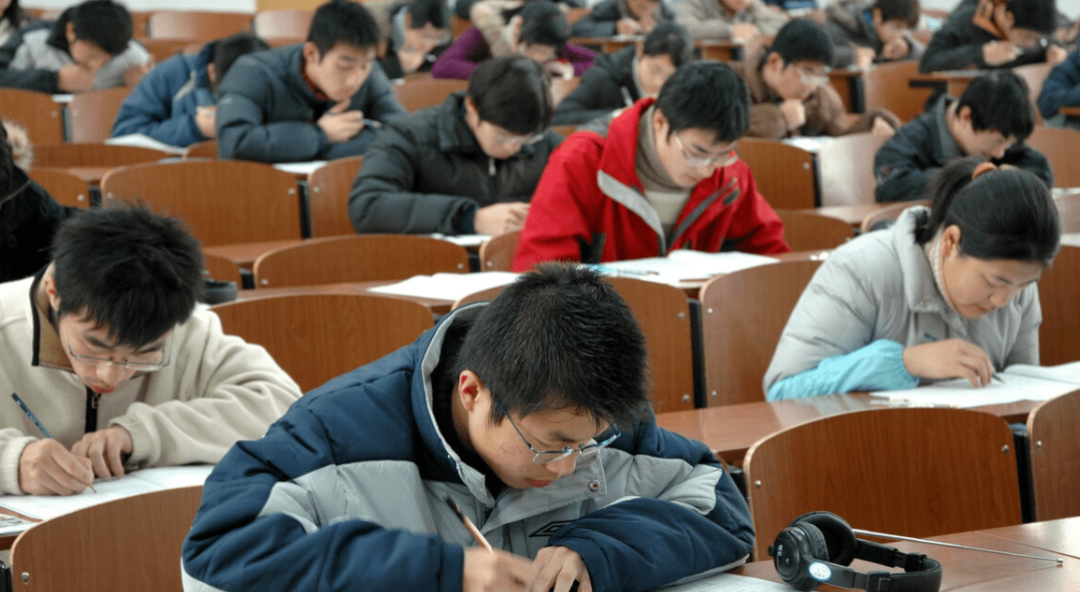 新闻简报：2022年12月4日，农历壬寅年冬月初十一，星期日